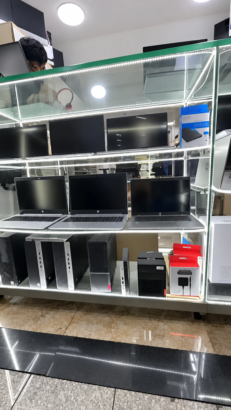 Nuestra vitrina de equipos